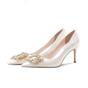 NWT White Satin Pumps with Crystal Flower Buckle👠